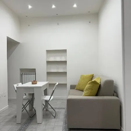 Age Chiaia Apartmán